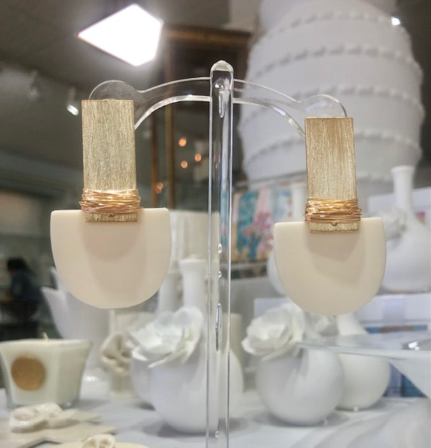 Quinn Ivory Earrings